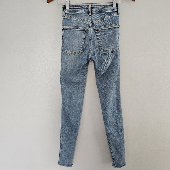 We The Free high rise skinny jeans light wash stretch raw hem size 24 - Picture 3 of 9